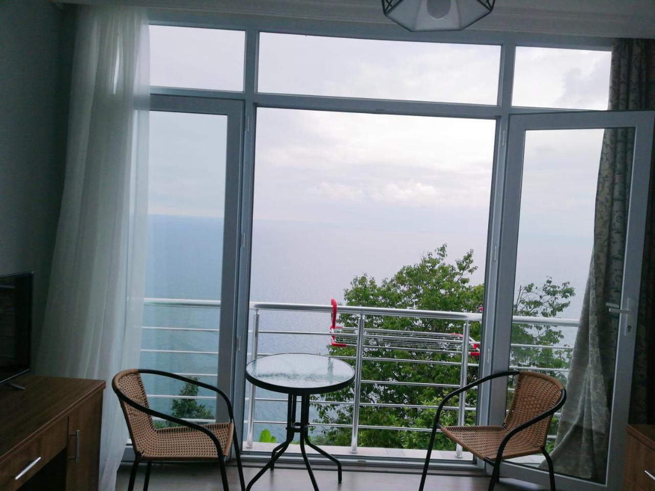 Albatross Kvariati Guest House Exterior foto